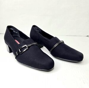 Munro American Cindi II Pumps. Black Stretch, 6 WW.